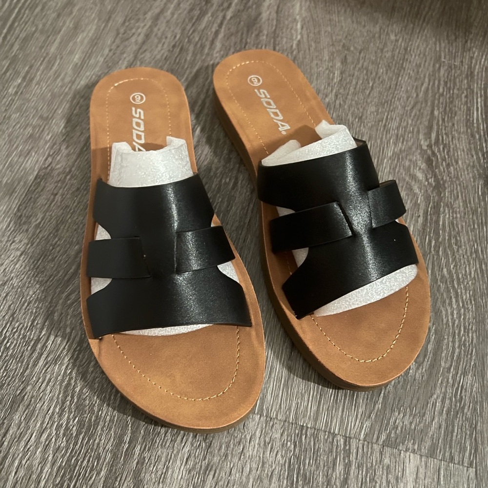 SODA women’s sandal